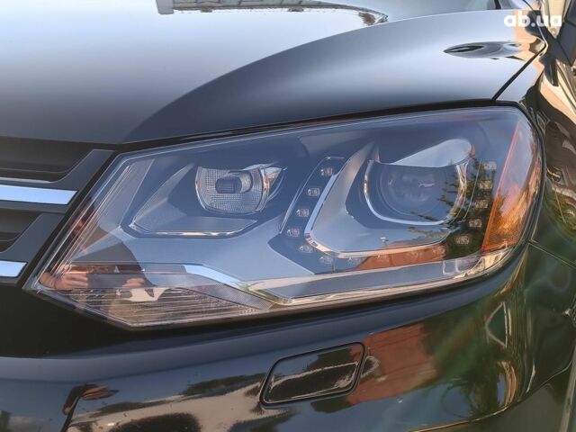 Черный Фольксваген Туарег, объемом двигателя 3 л и пробегом 207 тыс. км за 18990 $, фото 2 на Automoto.ua