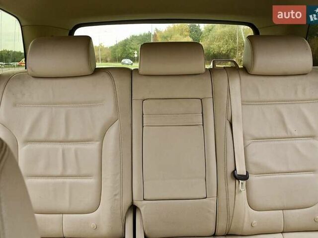 Черный Фольксваген Туарег, объемом двигателя 2.97 л и пробегом 275 тыс. км за 22000 $, фото 29 на Automoto.ua