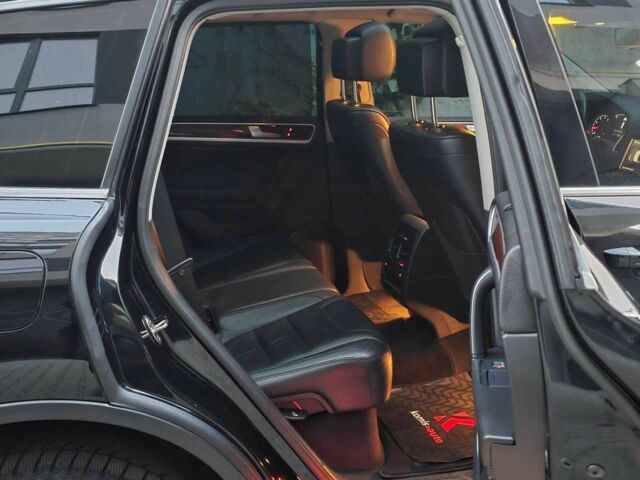 Чорний Фольксваген Туарег, об'ємом двигуна 3 л та пробігом 180 тис. км за 14499 $, фото 16 на Automoto.ua