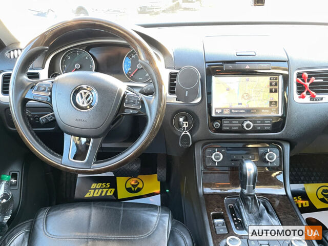 Черный Фольксваген Туарег, объемом двигателя 3 л и пробегом 235 тыс. км за 19999 $, фото 16 на Automoto.ua