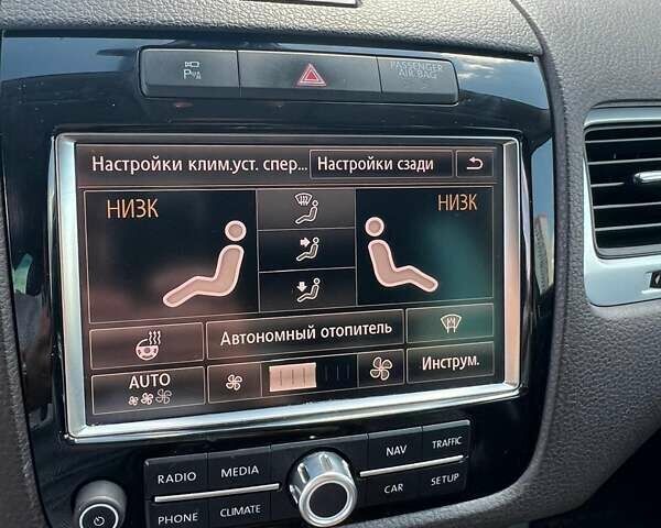 Чорний Фольксваген Туарег, об'ємом двигуна 2.97 л та пробігом 276 тис. км за 15000 $, фото 17 на Automoto.ua