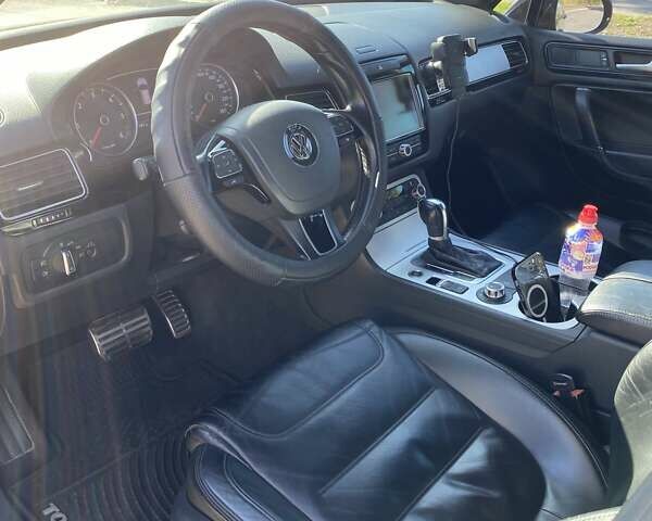 Чорний Фольксваген Туарег, об'ємом двигуна 2.97 л та пробігом 253 тис. км за 20500 $, фото 8 на Automoto.ua