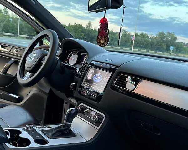 Чорний Фольксваген Туарег, об'ємом двигуна 2.97 л та пробігом 293 тис. км за 17999 $, фото 11 на Automoto.ua