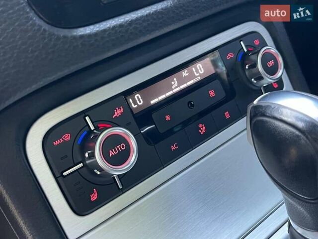 Чорний Фольксваген Туарег, об'ємом двигуна 4.2 л та пробігом 255 тис. км за 28440 $, фото 44 на Automoto.ua