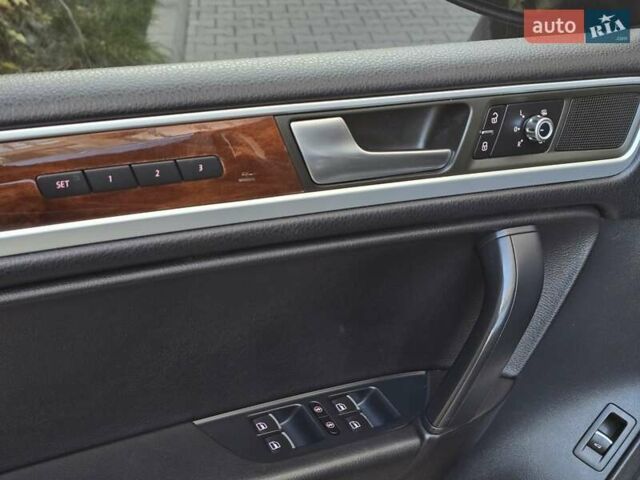 Черный Фольксваген Туарег, объемом двигателя 3 л и пробегом 180 тыс. км за 15499 $, фото 29 на Automoto.ua