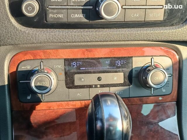 Черный Фольксваген Туарег, объемом двигателя 3 л и пробегом 207 тыс. км за 18990 $, фото 30 на Automoto.ua