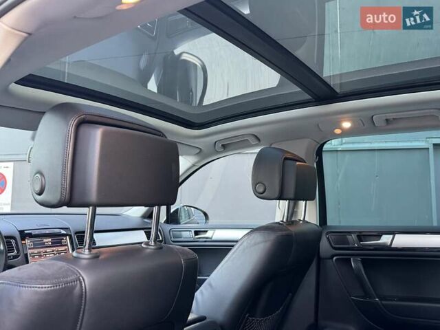 Чорний Фольксваген Туарег, об'ємом двигуна 3 л та пробігом 236 тис. км за 20750 $, фото 16 на Automoto.ua