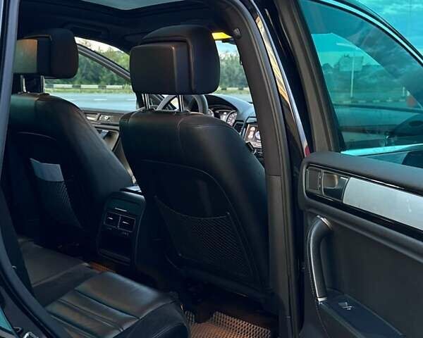 Чорний Фольксваген Туарег, об'ємом двигуна 2.97 л та пробігом 293 тис. км за 17999 $, фото 13 на Automoto.ua