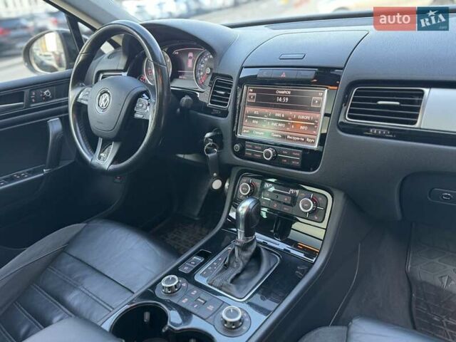 Чорний Фольксваген Туарег, об'ємом двигуна 3 л та пробігом 236 тис. км за 20750 $, фото 20 на Automoto.ua