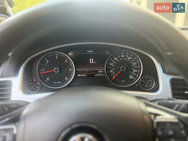 Черный Фольксваген Туарег, объемом двигателя 2.97 л и пробегом 280 тыс. км за 17500 $, фото 16 на Automoto.ua