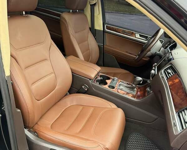 Черный Фольксваген Туарег, объемом двигателя 3.6 л и пробегом 290 тыс. км за 15200 $, фото 15 на Automoto.ua