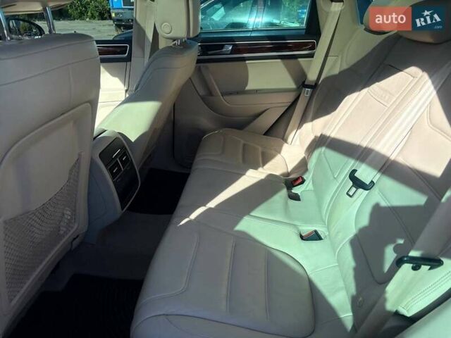 Черный Фольксваген Туарег, объемом двигателя 2.97 л и пробегом 267 тыс. км за 16000 $, фото 22 на Automoto.ua