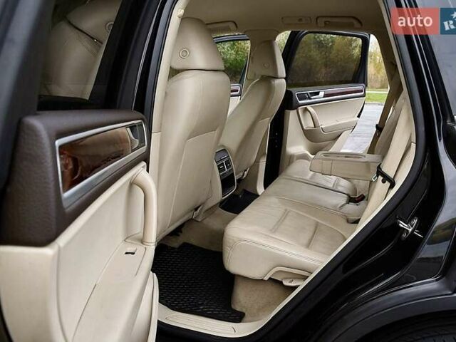 Черный Фольксваген Туарег, объемом двигателя 2.97 л и пробегом 275 тыс. км за 22000 $, фото 17 на Automoto.ua