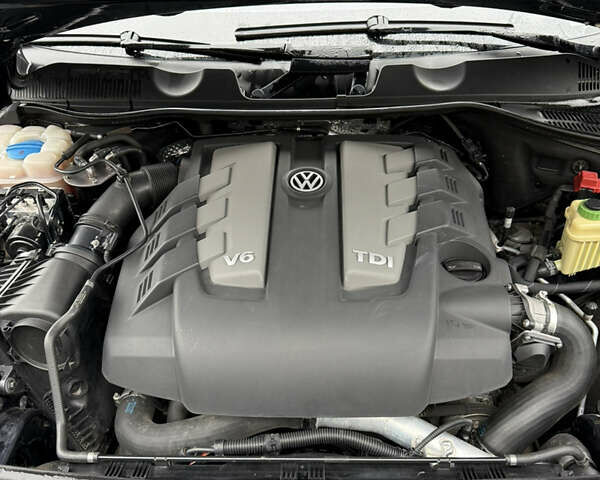 Черный Фольксваген Туарег, объемом двигателя 2.97 л и пробегом 335 тыс. км за 17700 $, фото 10 на Automoto.ua