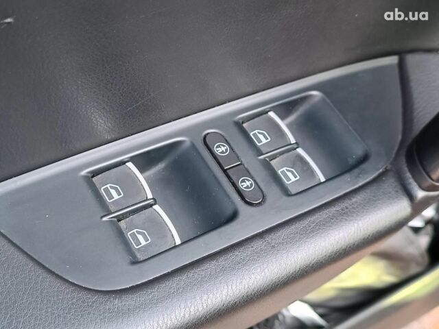 Черный Фольксваген Туарег, объемом двигателя 3 л и пробегом 207 тыс. км за 18990 $, фото 24 на Automoto.ua