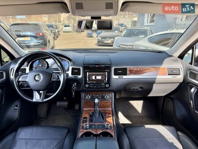 Черный Фольксваген Туарег, объемом двигателя 2.97 л и пробегом 288 тыс. км за 14500 $, фото 12 на Automoto.ua