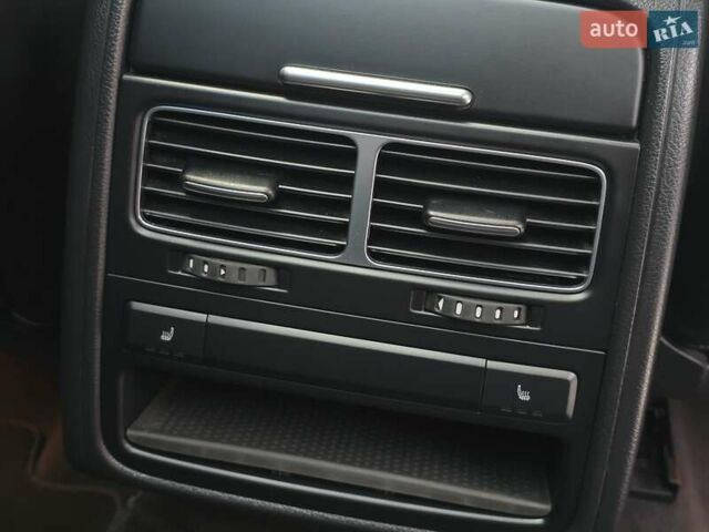 Черный Фольксваген Туарег, объемом двигателя 3 л и пробегом 180 тыс. км за 15499 $, фото 52 на Automoto.ua