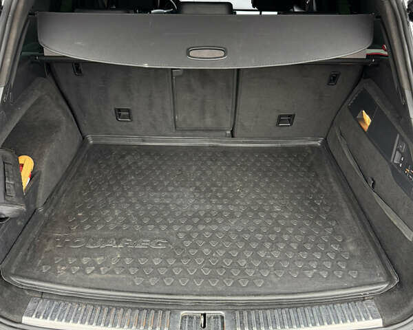 Черный Фольксваген Туарег, объемом двигателя 2.97 л и пробегом 335 тыс. км за 17700 $, фото 11 на Automoto.ua