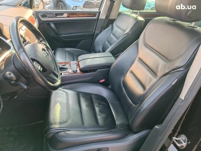 Черный Фольксваген Туарег, объемом двигателя 3 л и пробегом 207 тыс. км за 18990 $, фото 20 на Automoto.ua