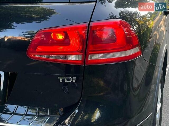 Чорний Фольксваген Туарег, об'ємом двигуна 4.2 л та пробігом 255 тис. км за 28440 $, фото 12 на Automoto.ua