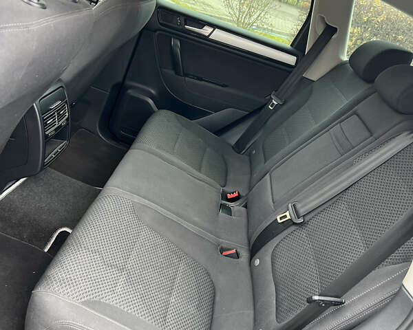 Черный Фольксваген Туарег, объемом двигателя 3 л и пробегом 159 тыс. км за 17500 $, фото 14 на Automoto.ua