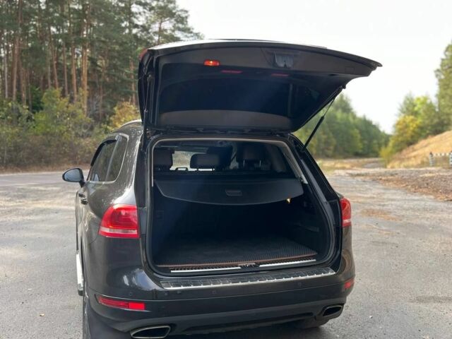 Чорний Фольксваген Туарег, об'ємом двигуна 3 л та пробігом 239 тис. км за 21200 $, фото 9 на Automoto.ua