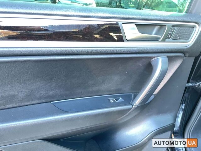 Черный Фольксваген Туарег, объемом двигателя 3 л и пробегом 235 тыс. км за 19999 $, фото 11 на Automoto.ua