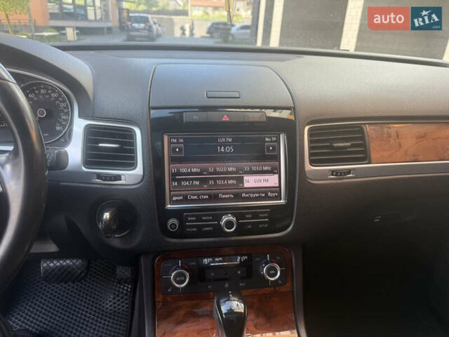 Черный Фольксваген Туарег, объемом двигателя 2.97 л и пробегом 280 тыс. км за 17500 $, фото 12 на Automoto.ua