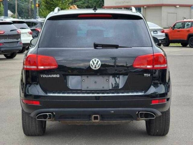 Черный Фольксваген Туарег, объемом двигателя 3 л и пробегом 236 тыс. км за 2700 $, фото 4 на Automoto.ua