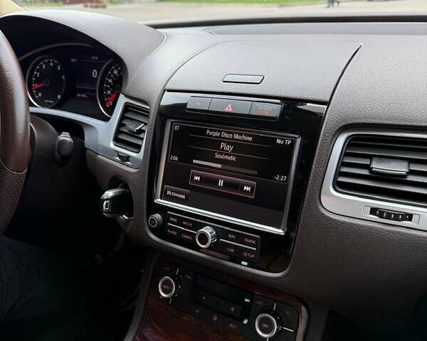 Черный Фольксваген Туарег, объемом двигателя 3.6 л и пробегом 290 тыс. км за 15200 $, фото 32 на Automoto.ua