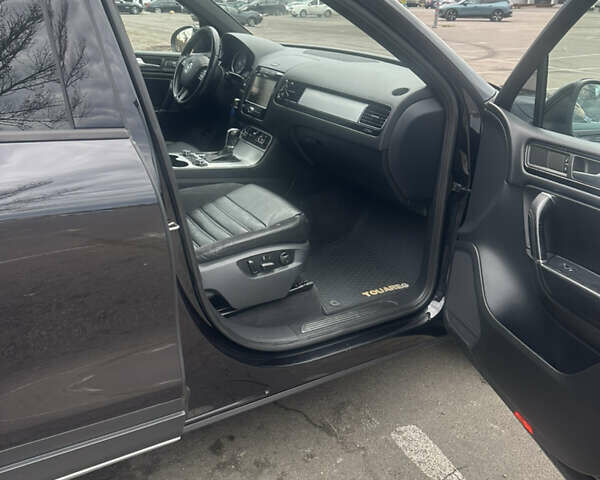 Черный Фольксваген Туарег, объемом двигателя 3 л и пробегом 310 тыс. км за 20800 $, фото 6 на Automoto.ua