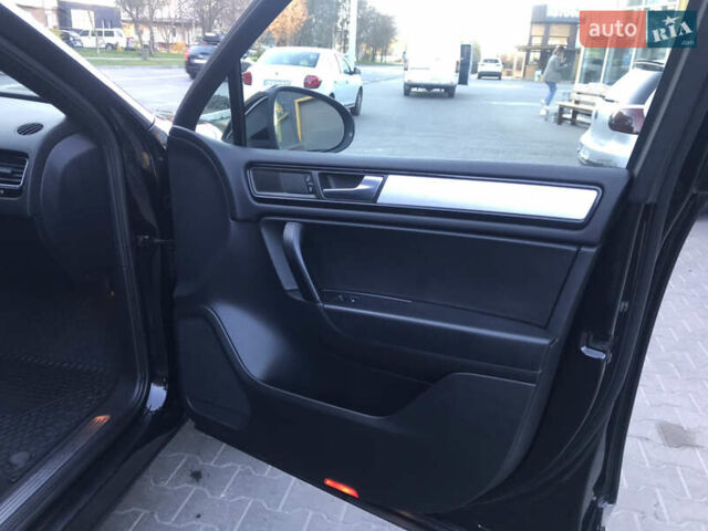 Чорний Фольксваген Туарег, об'ємом двигуна 2.97 л та пробігом 275 тис. км за 21300 $, фото 22 на Automoto.ua