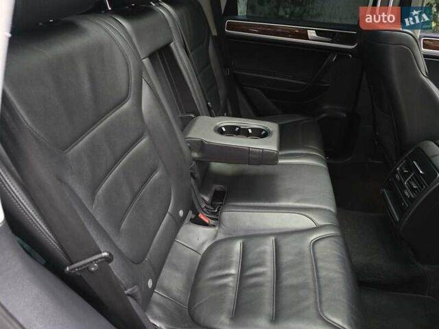 Черный Фольксваген Туарег, объемом двигателя 3 л и пробегом 180 тыс. км за 15499 $, фото 50 на Automoto.ua