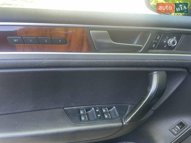 Черный Фольксваген Туарег, объемом двигателя 2.97 л и пробегом 332 тыс. км за 16900 $, фото 5 на Automoto.ua