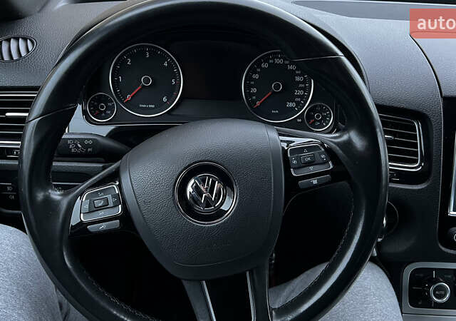 Черный Фольксваген Туарег, объемом двигателя 2.97 л и пробегом 281 тыс. км за 22500 $, фото 64 на Automoto.ua