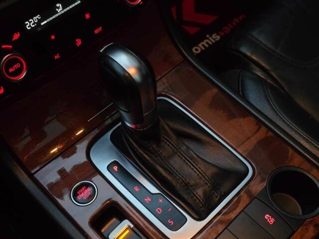 Чорний Фольксваген Туарег, об'ємом двигуна 3 л та пробігом 180 тис. км за 14499 $, фото 10 на Automoto.ua