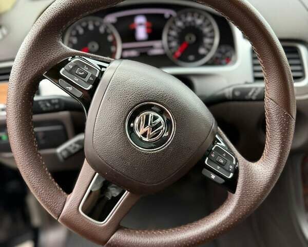 Черный Фольксваген Туарег, объемом двигателя 3.6 л и пробегом 290 тыс. км за 15200 $, фото 26 на Automoto.ua