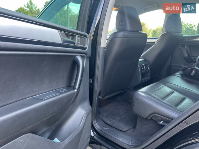 Черный Фольксваген Туарег, объемом двигателя 2.97 л и пробегом 315 тыс. км за 17800 $, фото 7 на Automoto.ua