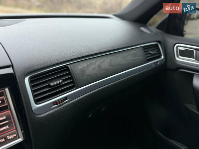 Чорний Фольксваген Туарег, об'ємом двигуна 2.97 л та пробігом 230 тис. км за 19999 $, фото 6 на Automoto.ua