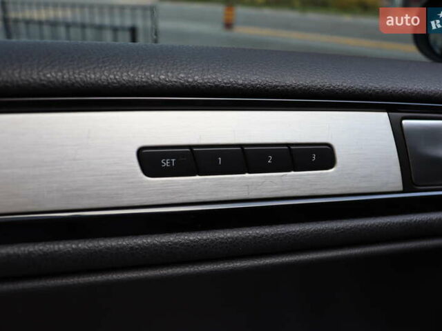 Черный Фольксваген Туарег, объемом двигателя 3 л и пробегом 284 тыс. км за 17800 $, фото 12 на Automoto.ua