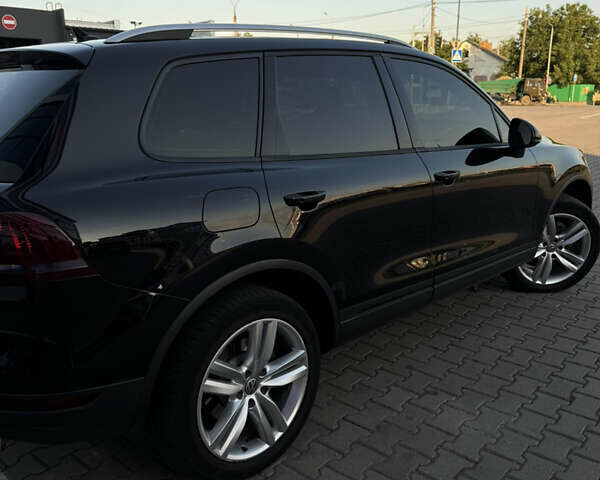 Чорний Фольксваген Туарег, об'ємом двигуна 2.97 л та пробігом 277 тис. км за 23300 $, фото 4 на Automoto.ua