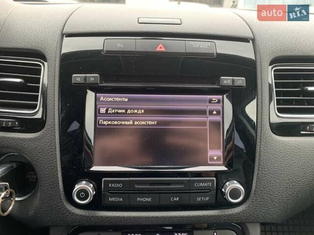 Черный Фольксваген Туарег, объемом двигателя 2.97 л и пробегом 198 тыс. км за 18000 $, фото 27 на Automoto.ua