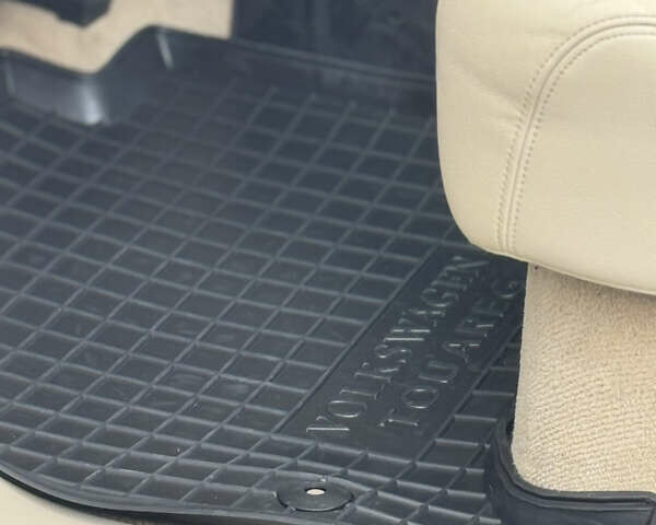 Черный Фольксваген Туарег, объемом двигателя 2.97 л и пробегом 310 тыс. км за 15200 $, фото 33 на Automoto.ua