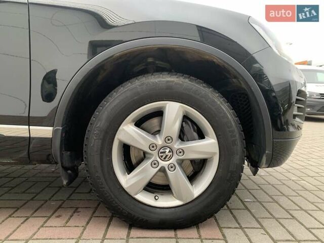 Черный Фольксваген Туарег, объемом двигателя 2.97 л и пробегом 198 тыс. км за 18000 $, фото 10 на Automoto.ua