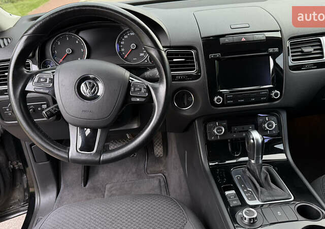 Чорний Фольксваген Туарег, об'ємом двигуна 2.97 л та пробігом 238 тис. км за 17300 $, фото 28 на Automoto.ua