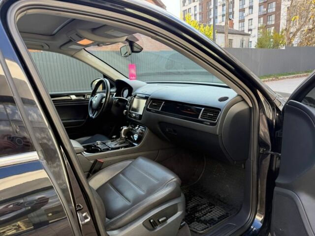 Чорний Фольксваген Туарег, об'ємом двигуна 3 л та пробігом 187 тис. км за 13800 $, фото 11 на Automoto.ua