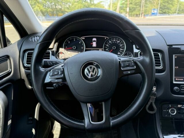 Черный Фольксваген Туарег, объемом двигателя 3 л и пробегом 315 тыс. км за 14850 $, фото 4 на Automoto.ua