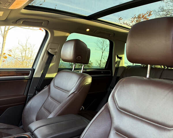 Чорний Фольксваген Туарег, об'ємом двигуна 2.97 л та пробігом 222 тис. км за 20000 $, фото 12 на Automoto.ua