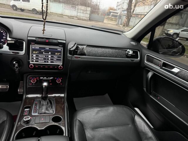 Черный Фольксваген Туарег, объемом двигателя 3 л и пробегом 308 тыс. км за 16490 $, фото 17 на Automoto.ua