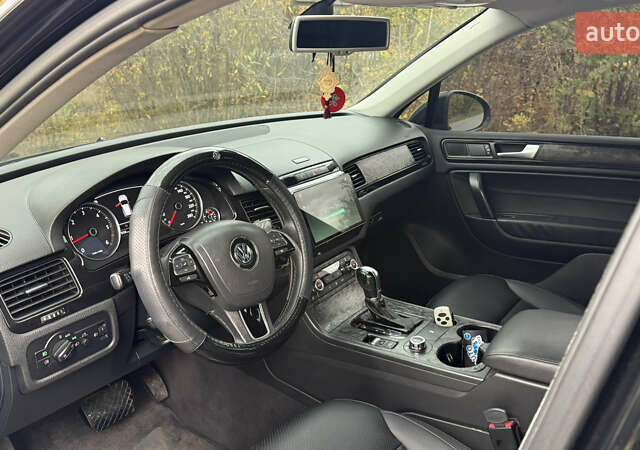 Чорний Фольксваген Туарег, об'ємом двигуна 2.97 л та пробігом 238 тис. км за 21800 $, фото 26 на Automoto.ua